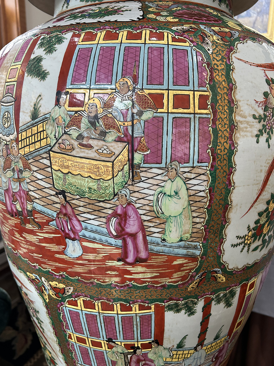 Chinese Canton Vases Pair Detail 2