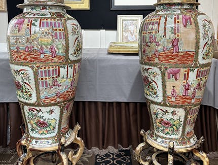Chinese Canton Vases Pair